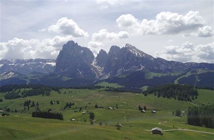 escursione-ebike-valle-delle-alpe-di-siusi